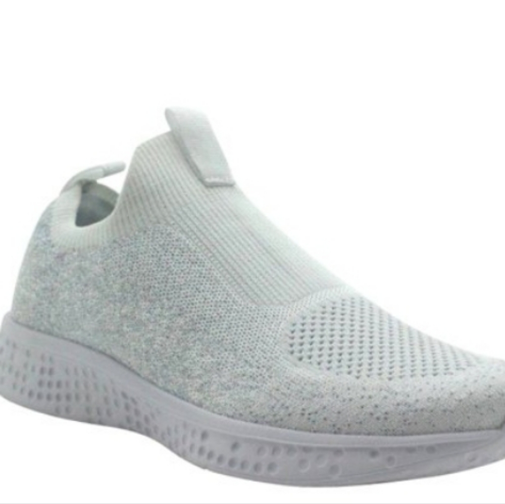 Avia Women's Slip On lightweight Sneaker.Size 9.5
